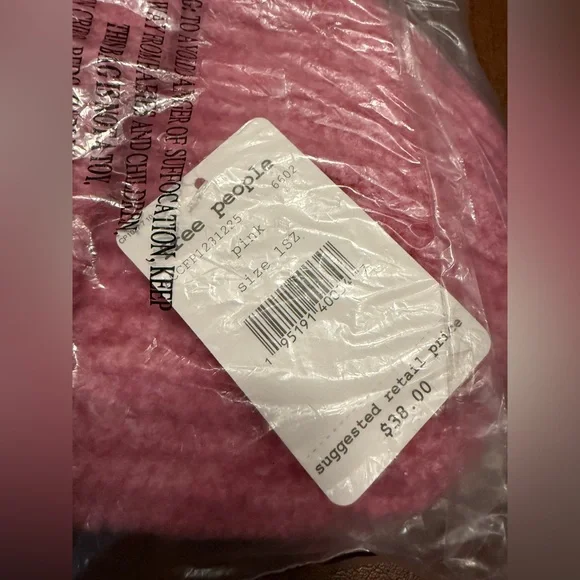 Free People Lullaby Ribbed Beanie in pink - Picture 3 of 3